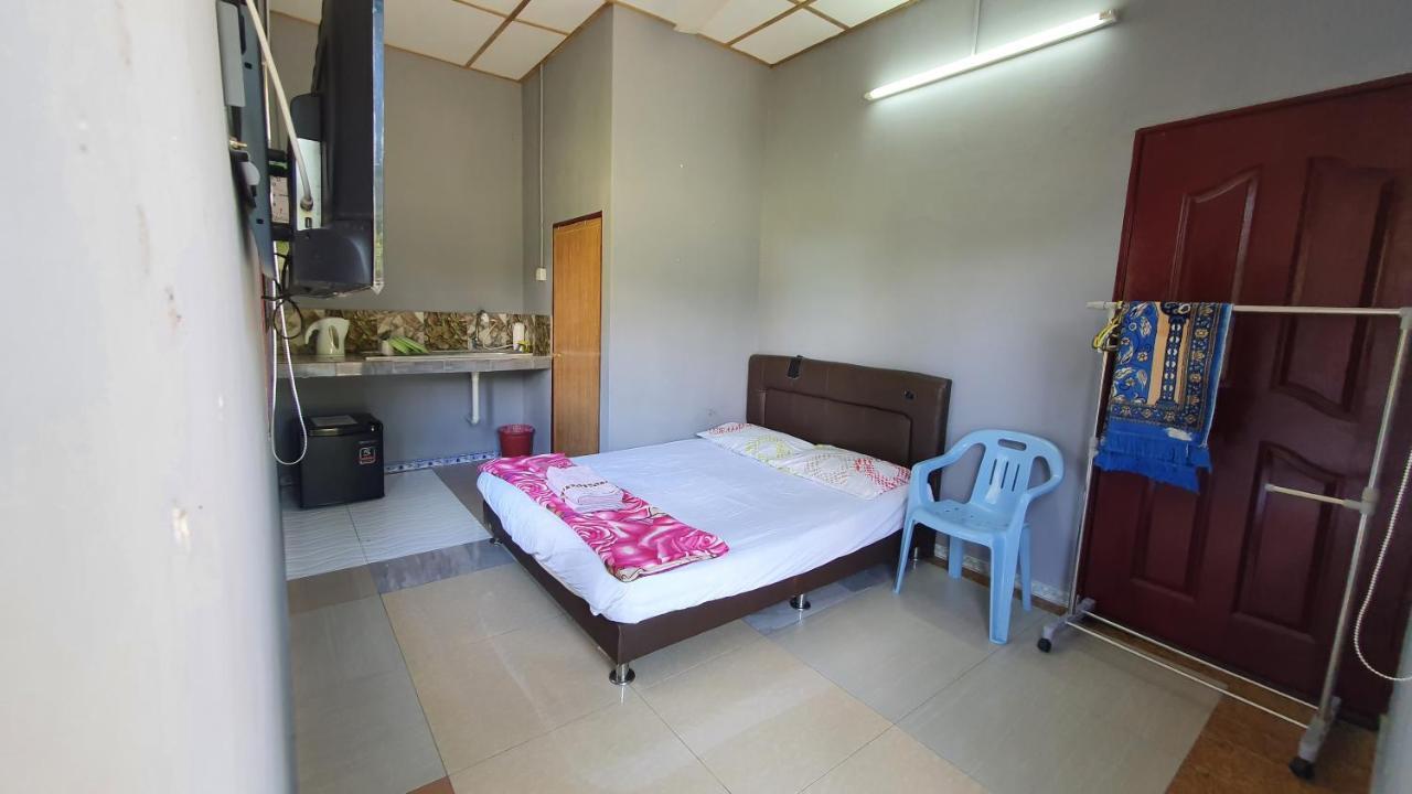 Chalet Kampong Semawar Kuala Kangsar Exterior photo