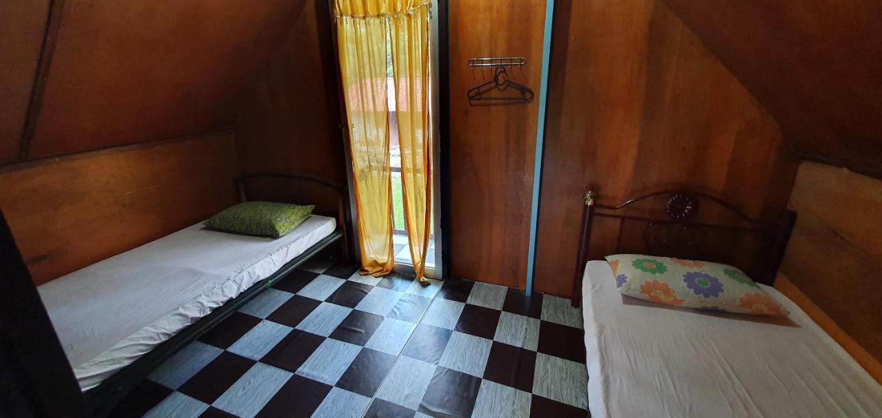 Chalet Kampong Semawar Kuala Kangsar Exterior photo