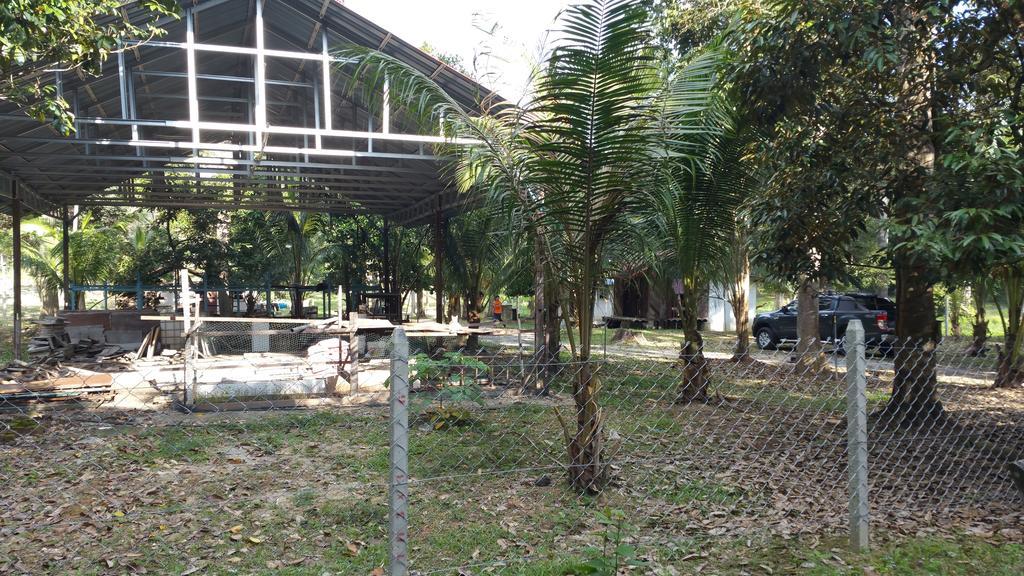 Chalet Kampong Semawar Kuala Kangsar Exterior photo